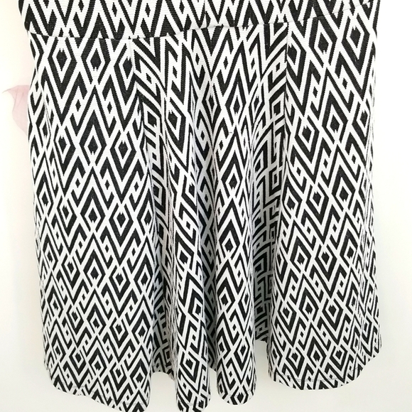 Eshakti Fit & Flare Dress with Pockets - Picture 10 of 11